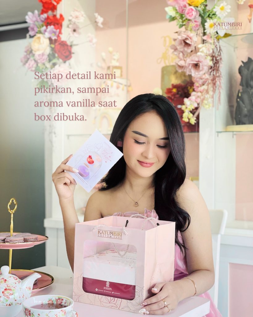 Packaging Premium Floral Whispers Birthday Cake Elegan Cianjur by Katumbiri Custom Cake